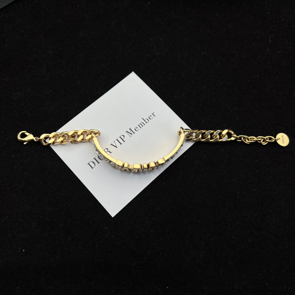 Fashion bracelet
