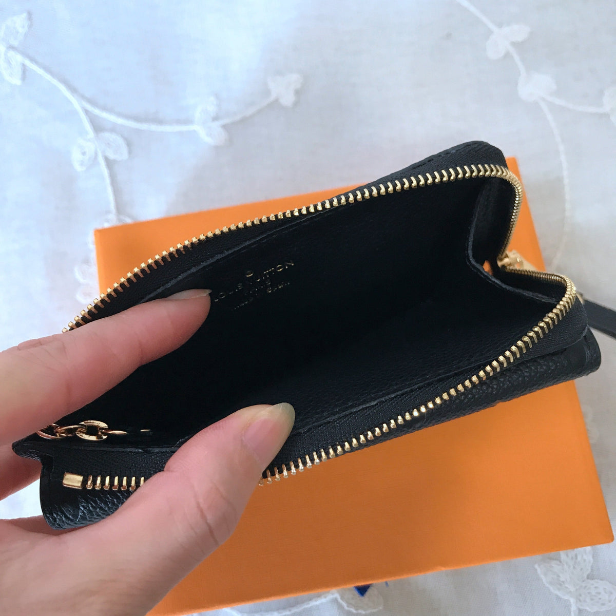 Buttons wallet
