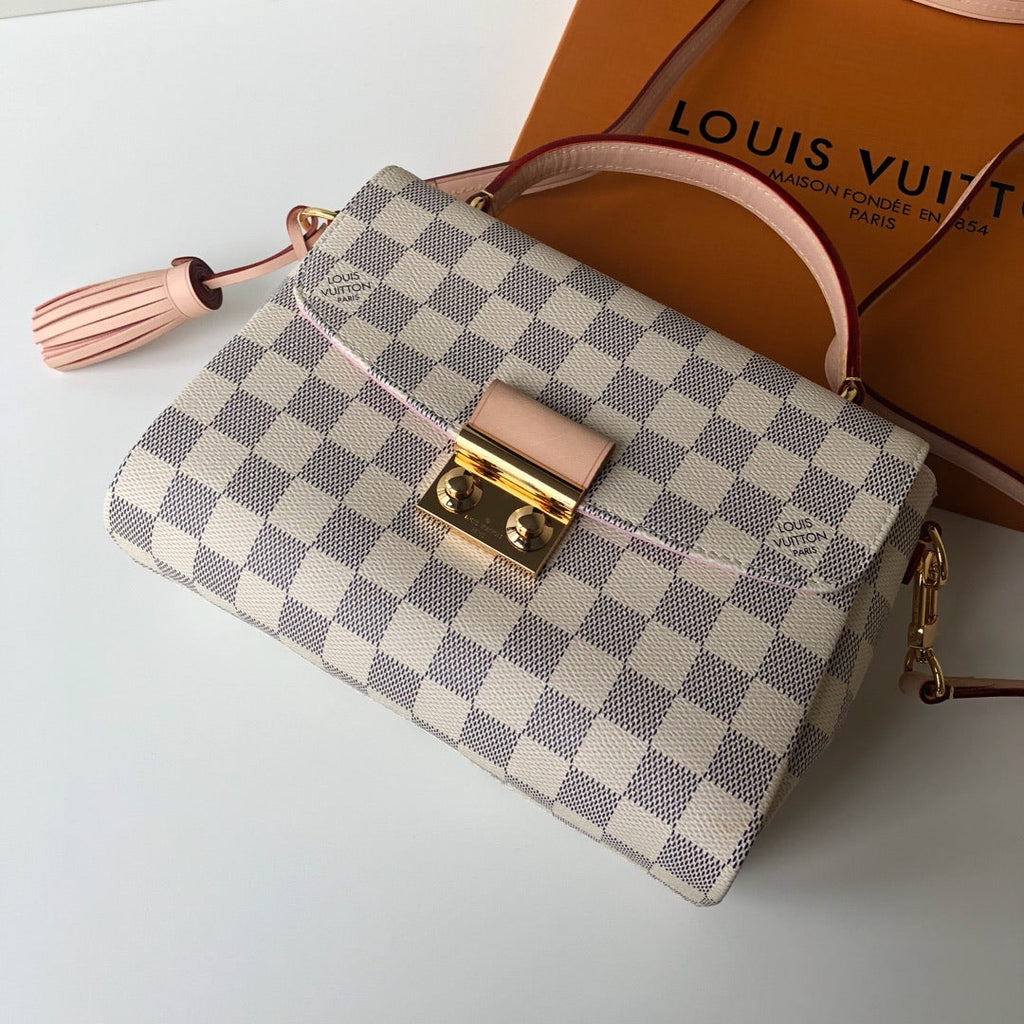 Checkered pattern handbag