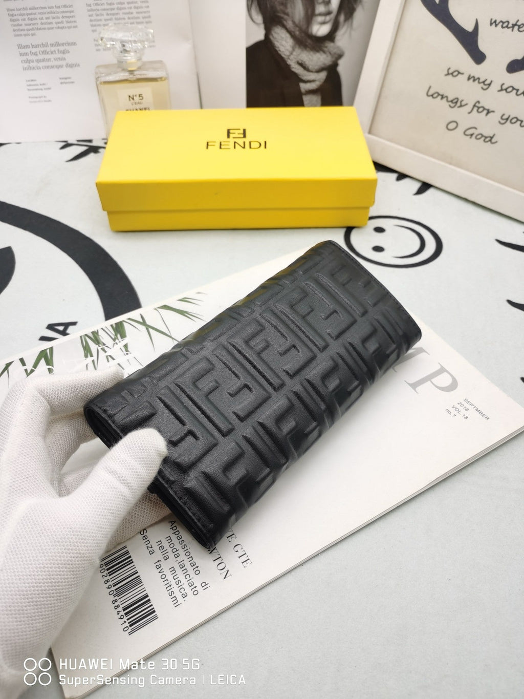 F e n d I wallet 2022