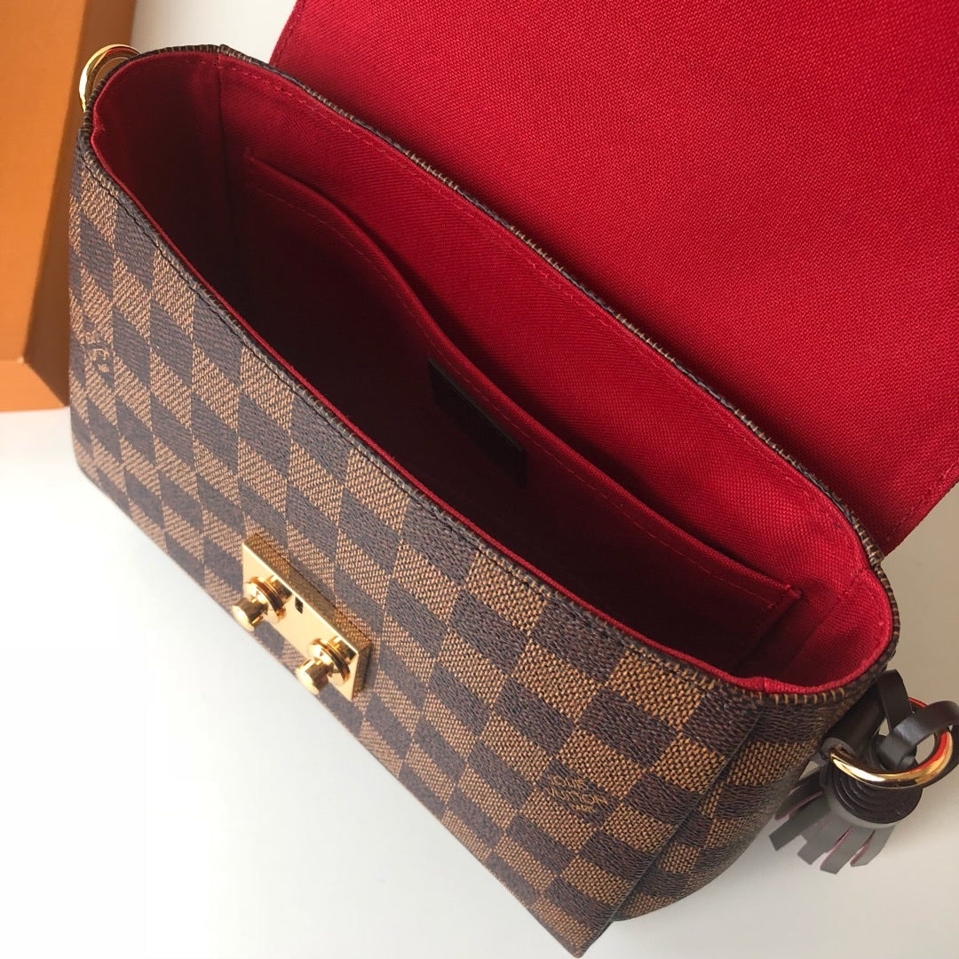 Checkered pattern handbag