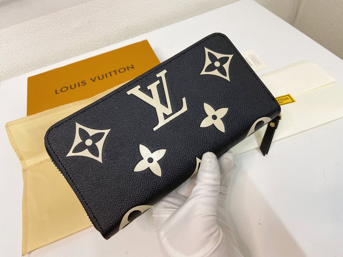 Black retro flower wallet