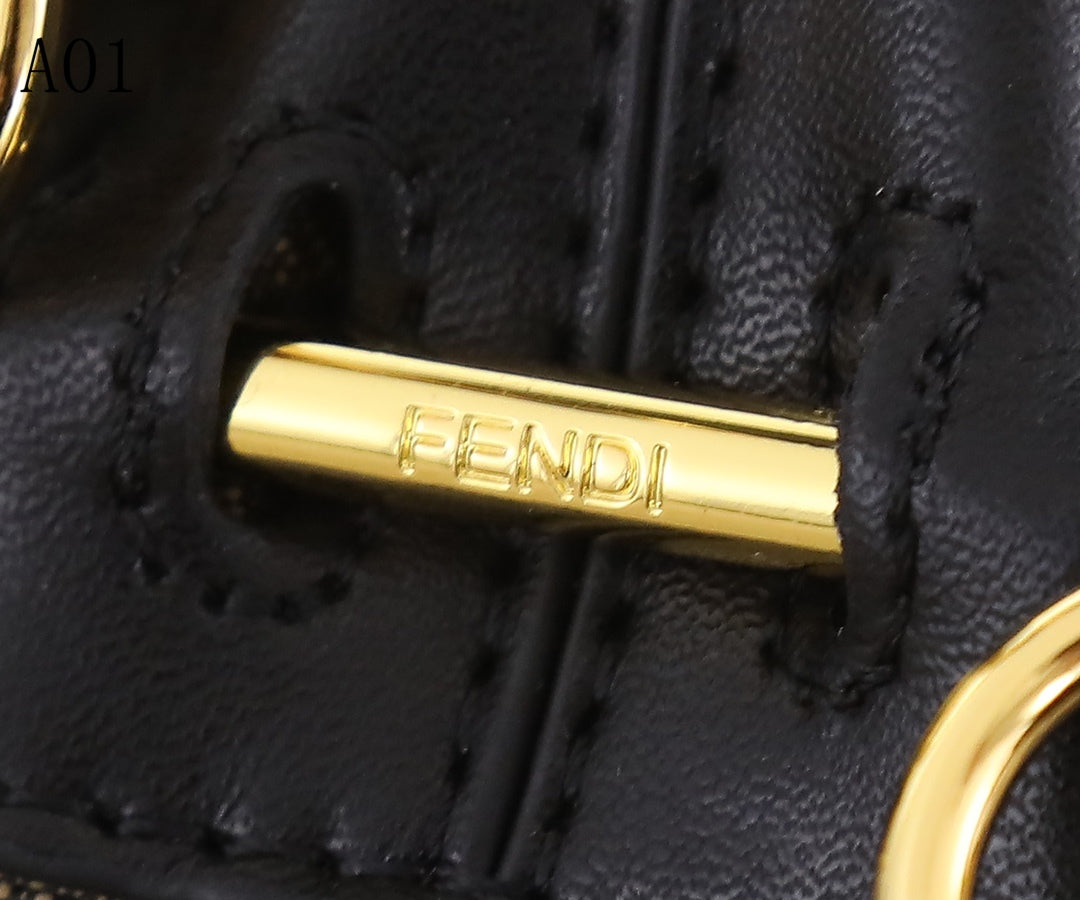 F e n d I 12×10×19cm